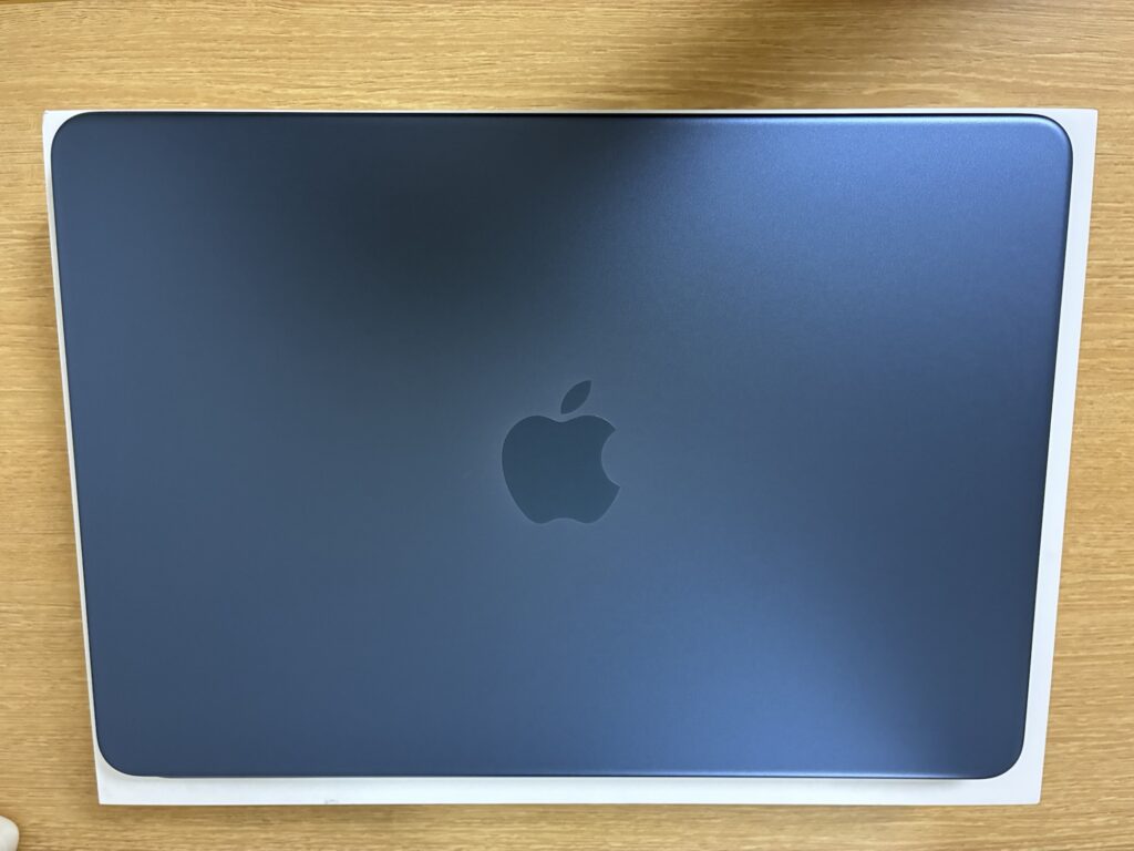 MacBook Neo インディゴ