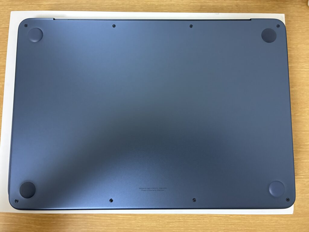 MacBook Neo インディゴ
