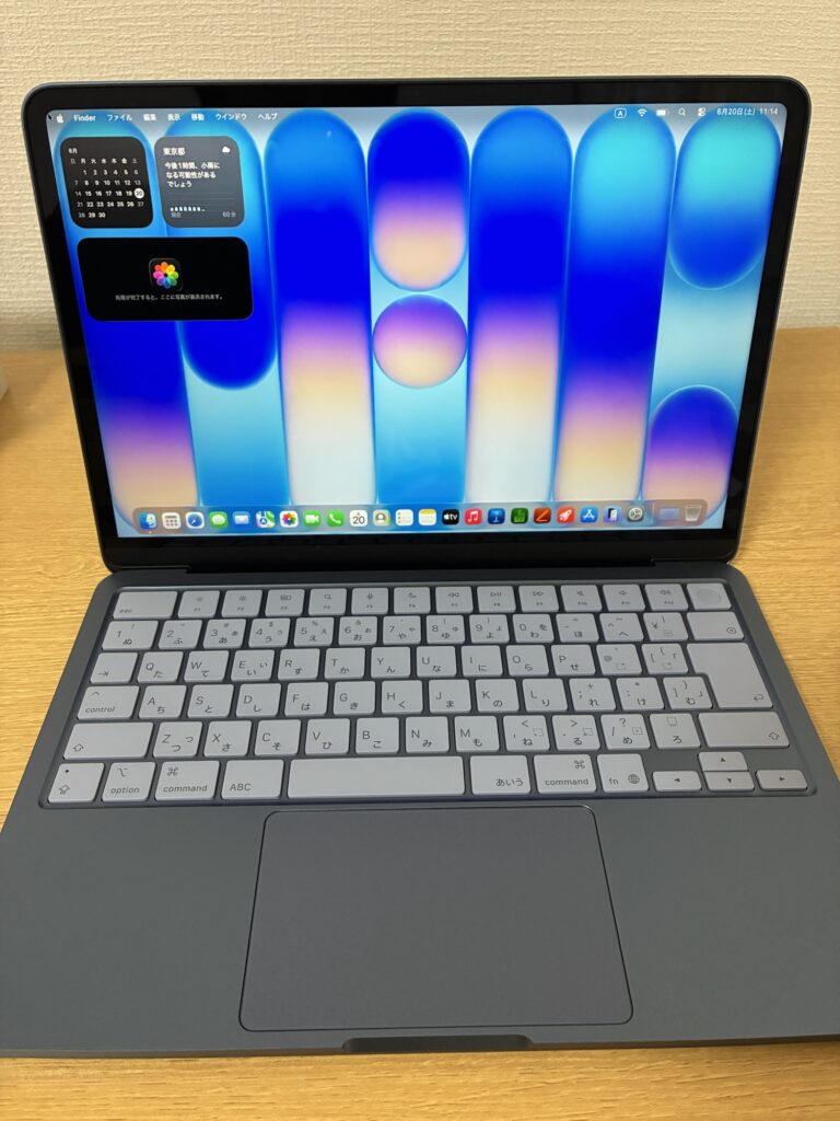MacBook Neo インディゴ